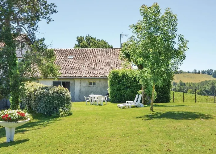 Gorgeous In Capelette Durfort-Lacapelette